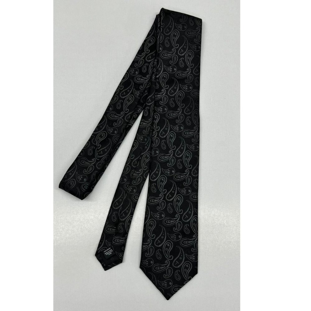 SAKS FIFTH AVENUE PAISLEY TIE